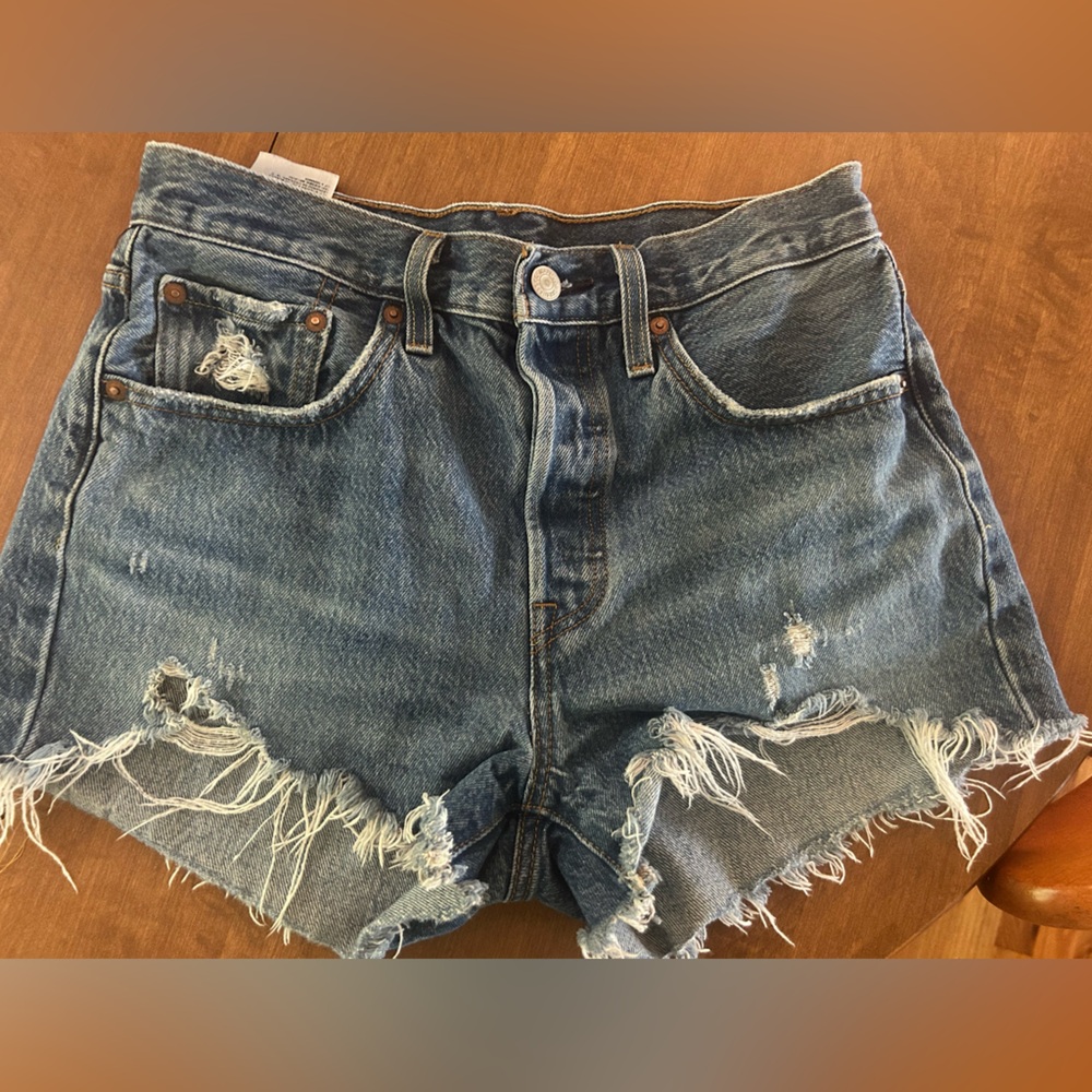 Levi’s High waisted Jean shorts size 27